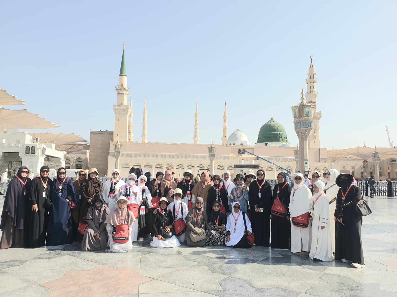 Customer Service Qonita Wisata