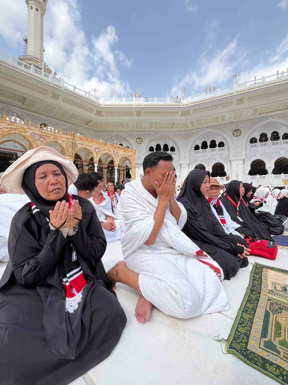 Qonita Wisata - About Us